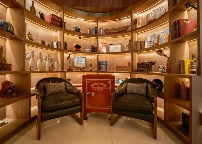 Pandora House Hotel