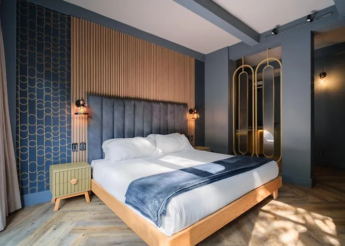 Pandora House Hotel *